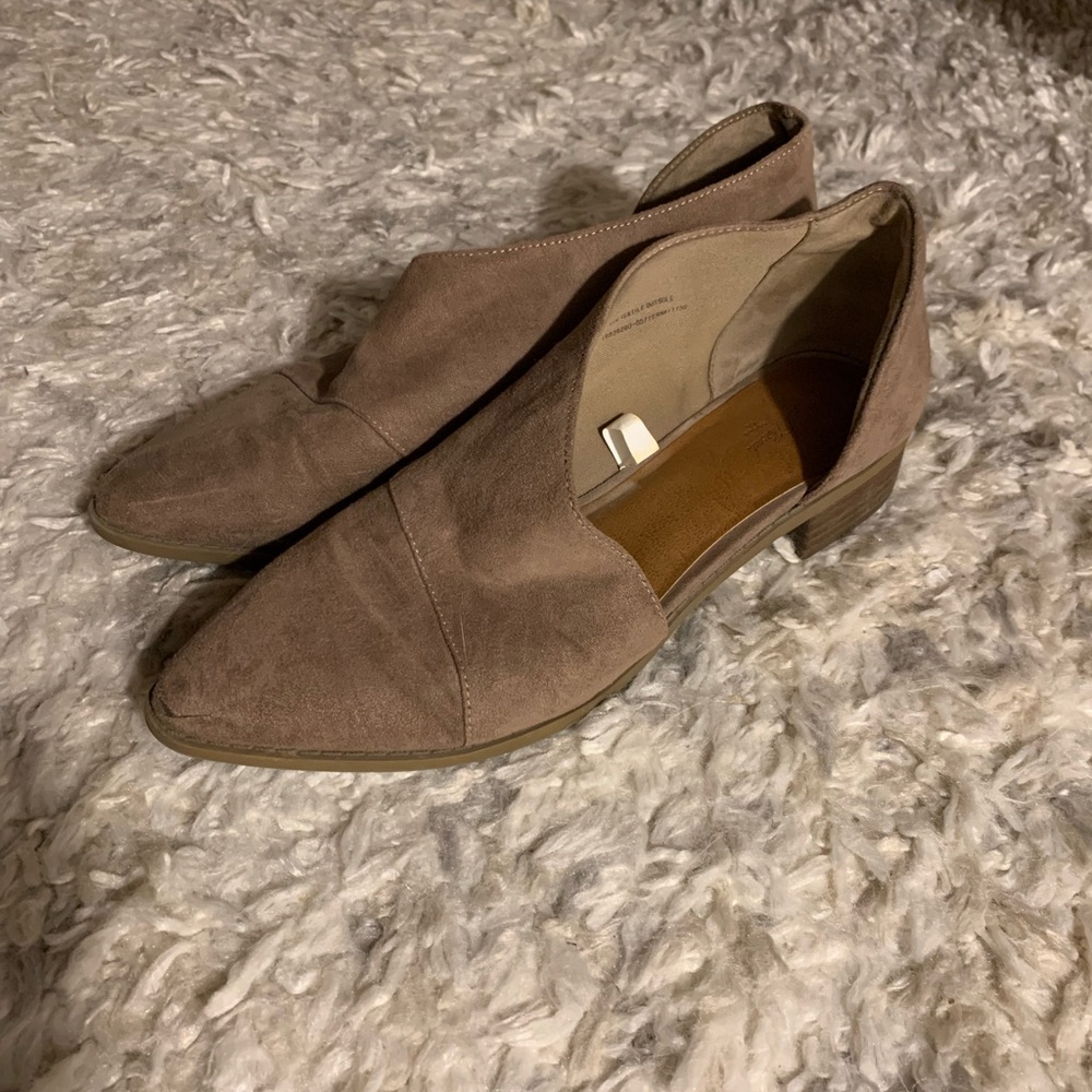 Universal Thread Shoes